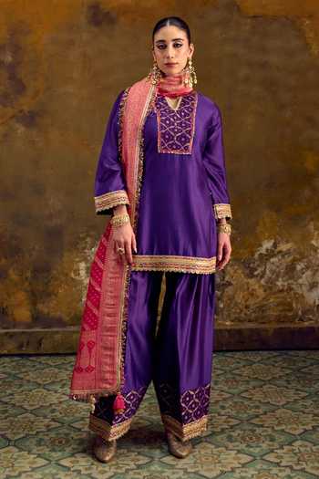 Muskann Kapadiaa Rani Bandhani Yoke Kurta Set