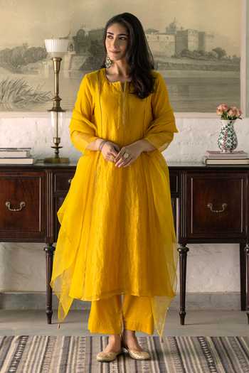 Trendy Tokari Hand Embroidered Kurta Set