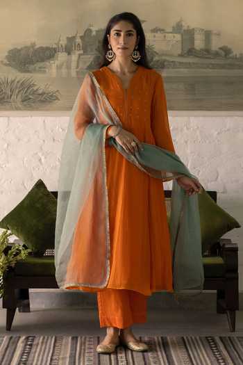 Trendy Tokari Gathered Embroidered Kurta Set
