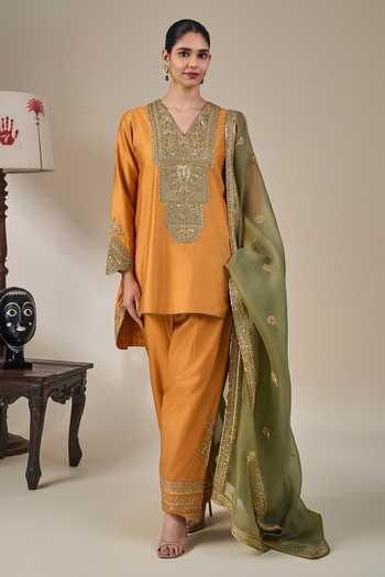 Masaba Dil Dhoop Chaav Embroidered Kurta Set 