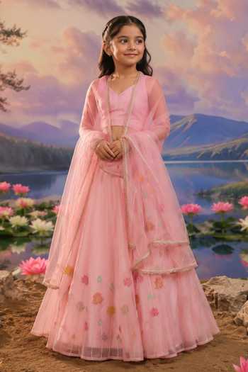 Charu Makkar Embroidered Lehenga Set 