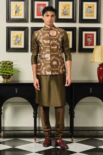 Mahima Mahajan Sahar Floral Embroidered Bundi & Kurta Set 