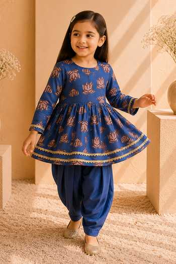 LA Dee DA Printed Kurta & Patiala Pant Set