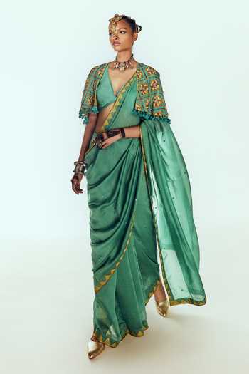 Zariya The Label Embroidered Saree Set With Cape 