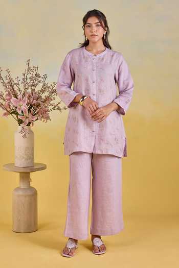 Kapaas Mauve Meadow Embroidered Kurta & Pant Set 