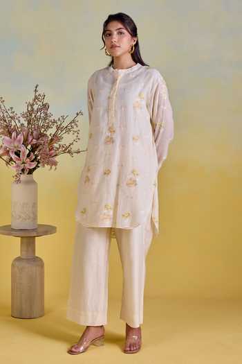 Kapaas Floral Embroidered Shirt & Pant Set 