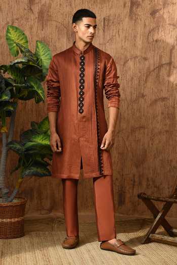 Sulakshna Jasra Threadwork Kurta & Pyjama Set 