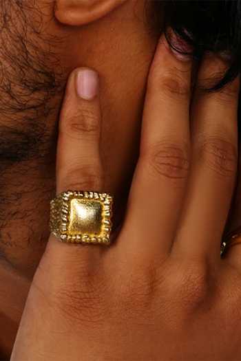 Arvino Signet Square Dome Ring 