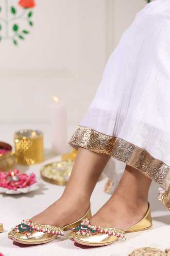 5elements Phulwari Hand Embellished Juttis 