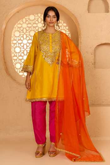 Saina Kapoor Diagonal Trellis Pattern Kurta Set