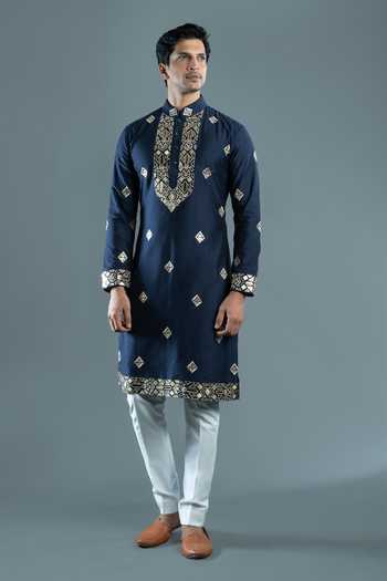 Varoin Marwah The Stars Cast Embroidered Kurta Set 