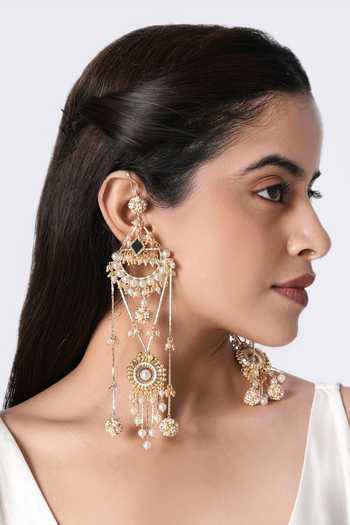 Vaidaan Zivara Pearl Embellished Earring 