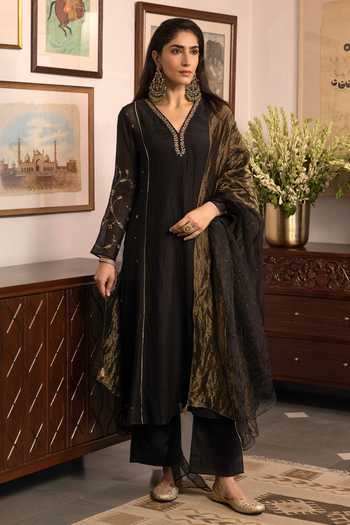 Trendy Tokari Embroidered Kurta Set 