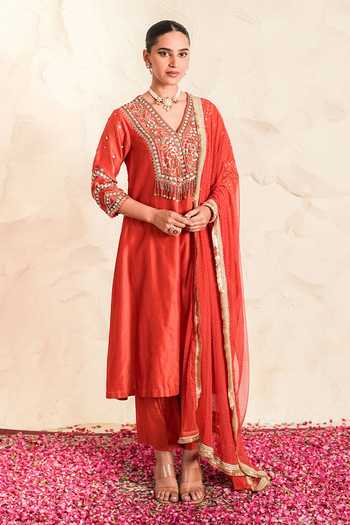 Nidhika Shekhar Gulistan Embroidered Kurta Set 
