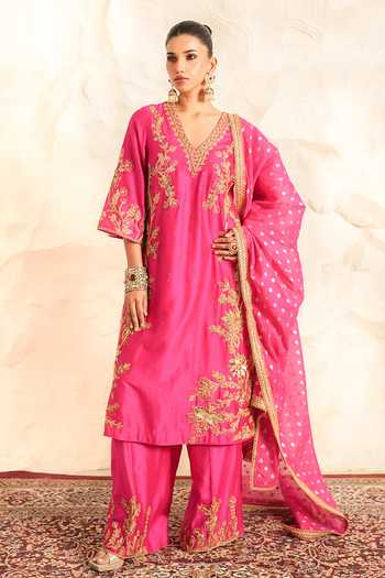 Nidhika Shekhar Riwaayat Gulabi Embroidered Kurta Set 