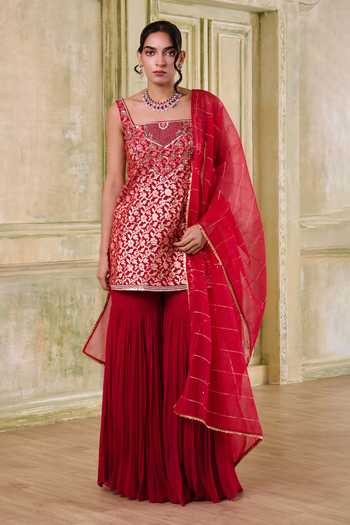 Muditaa By Urmila Hrdaya Embroidered Kurta Gharara Set 