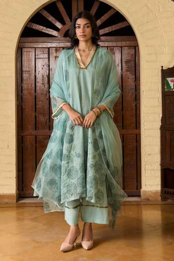 TA’Assur Hand Embroidered Kurta Set 