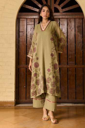 TA’Assur Hand Embroidered Kurta Set 