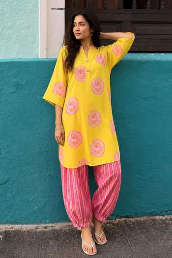 Poppi Gulaabo Sitaabo Printed Kurta & Salwar Set 