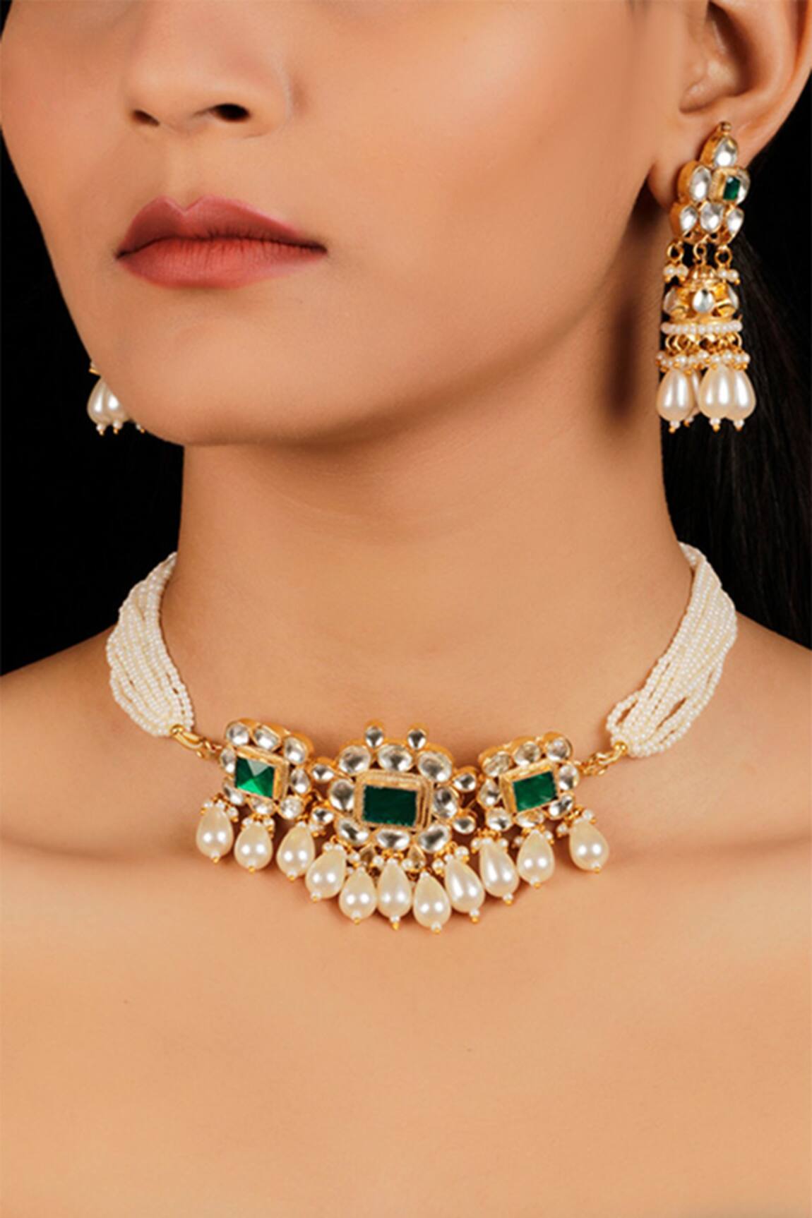 Namasya Floral Pendant Stone Choker Set