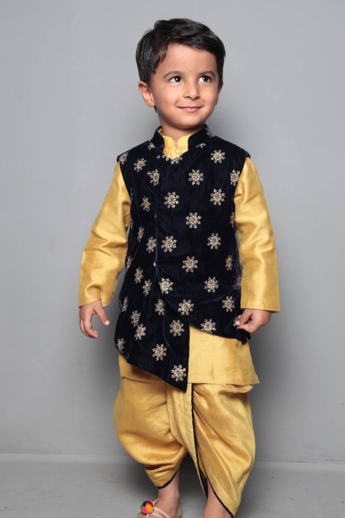 Maaikid Floral Embroidered Navy Bundi Kurta Set