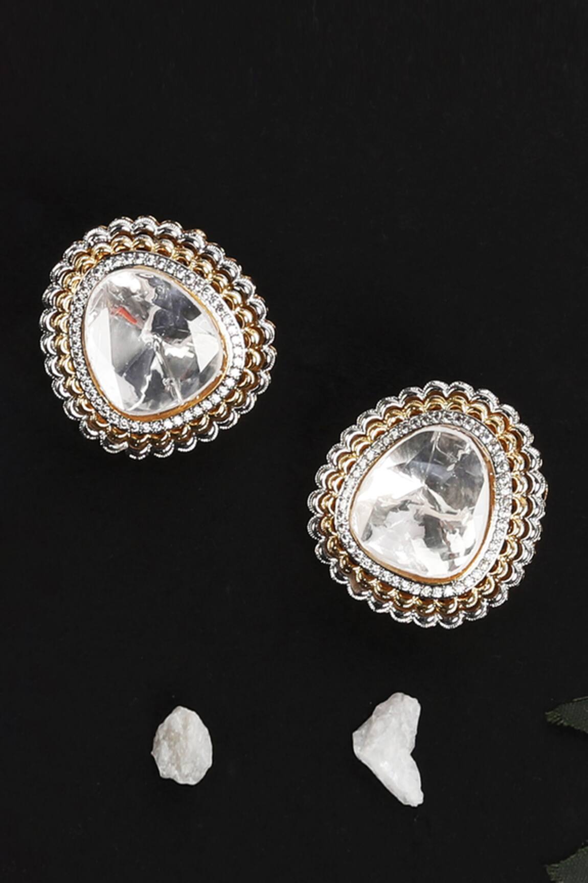 Auraa Trends Kundan Embellished Stud Earrings 