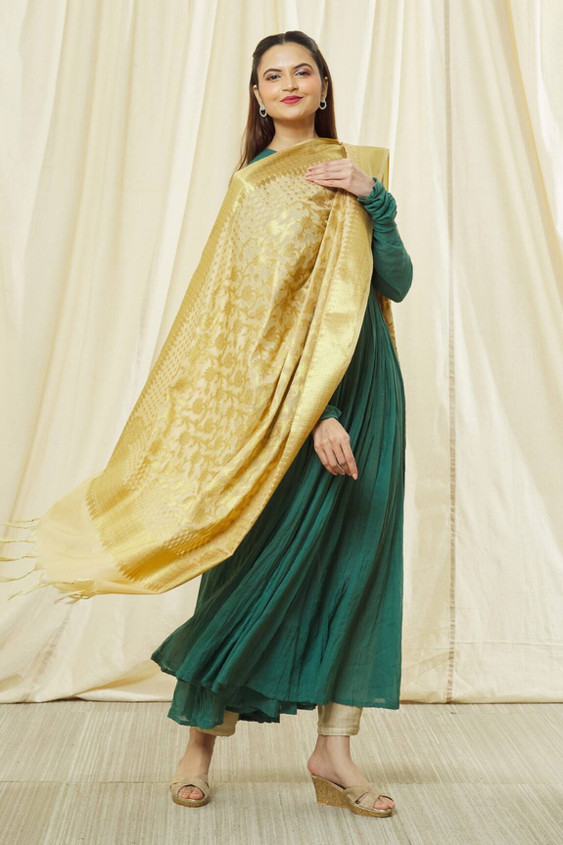 Khwaab by Sanjana Lakhani Floral Pattern Banarasi Dupatta 