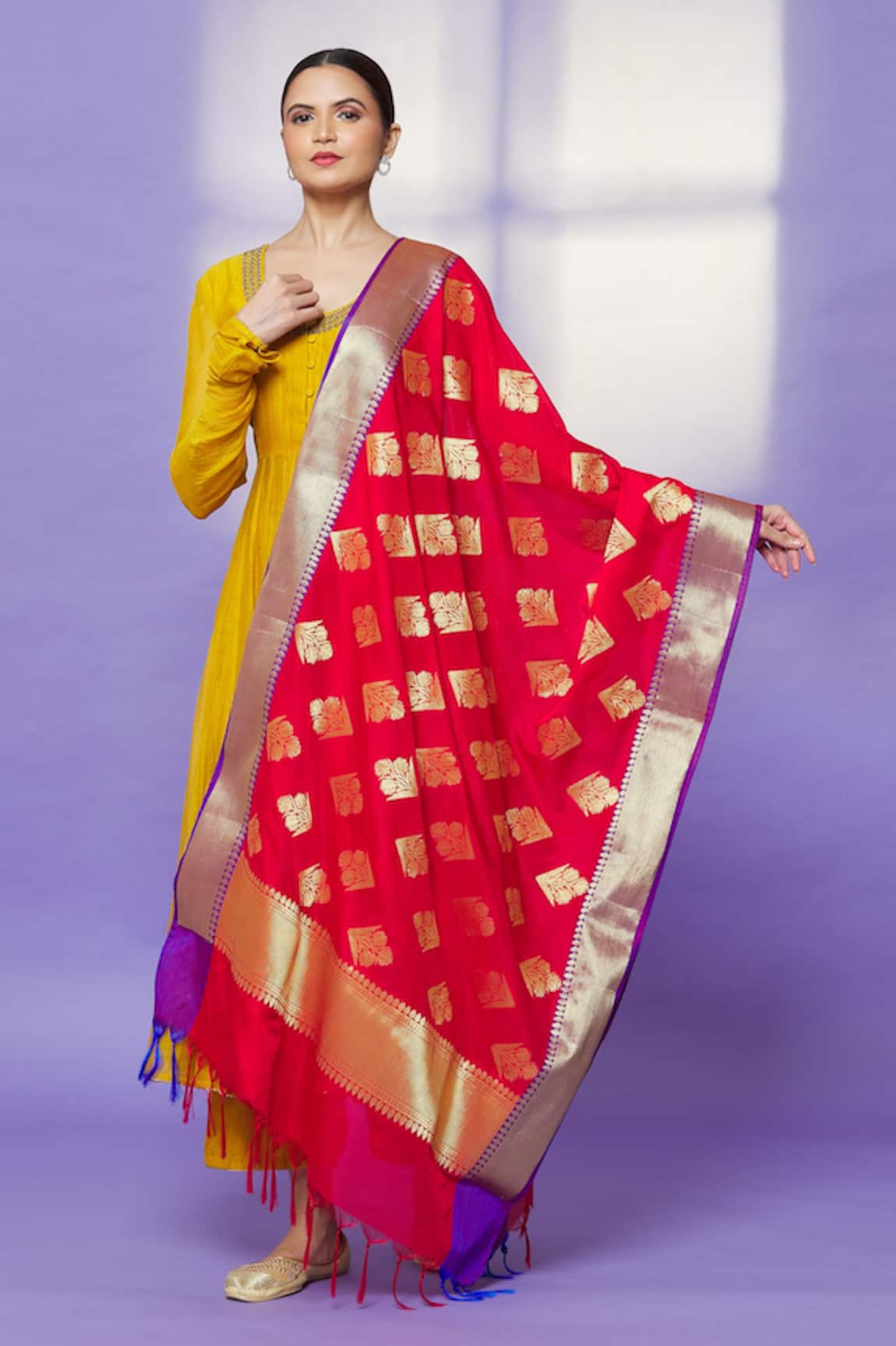 Naintara Bajaj Bloom Pattern Fringe Hem Dupatta