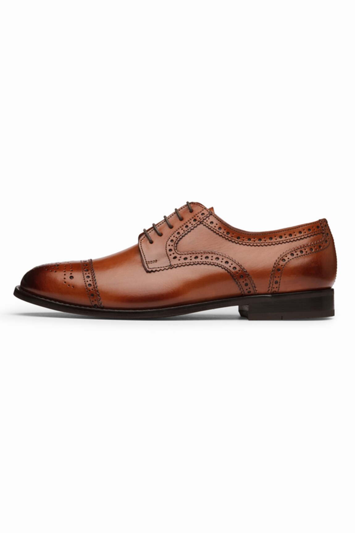 How to Wear Derby Shoes for a Dapper Look