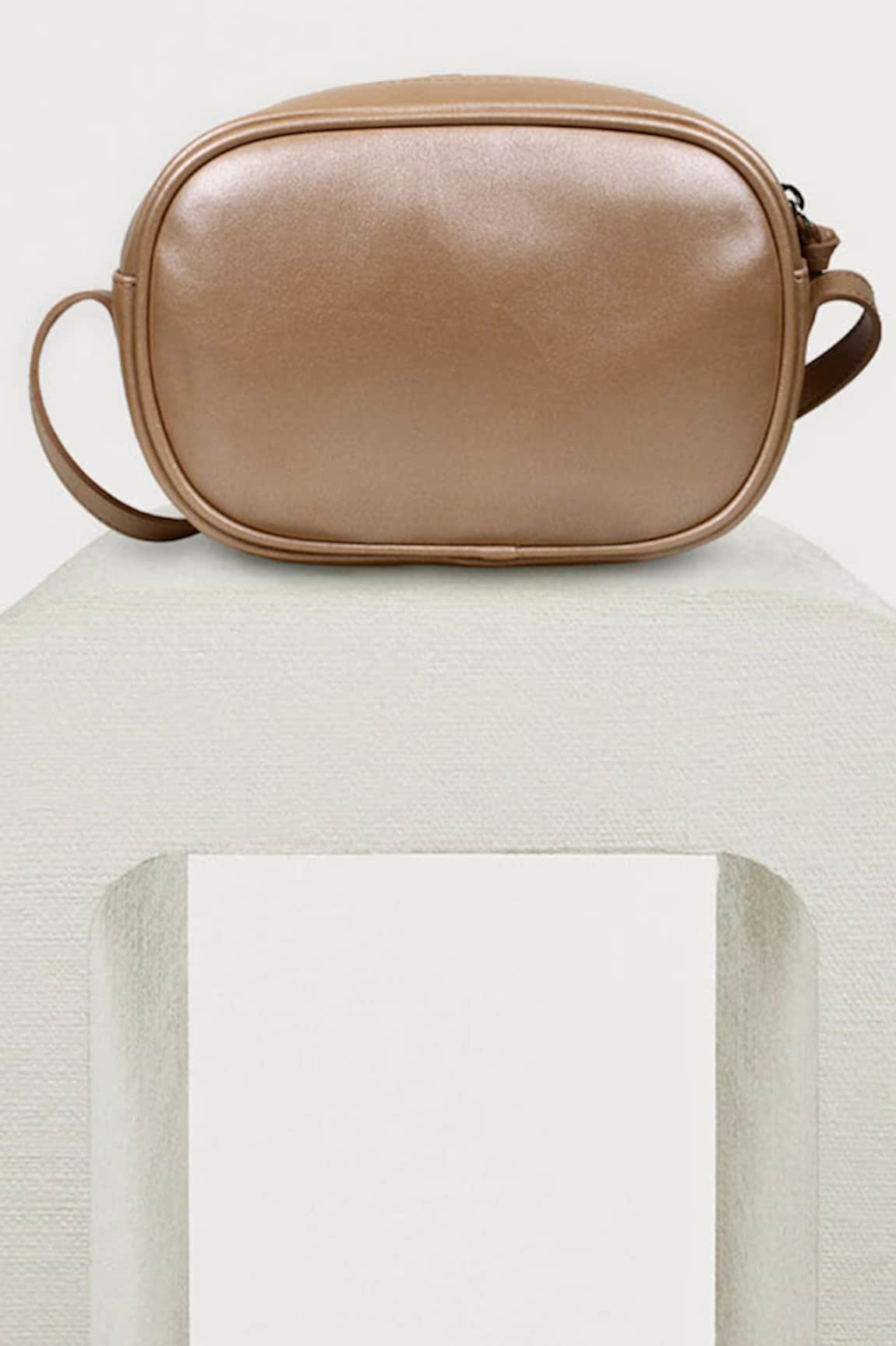 The House of Ganges The Larson Crossbody