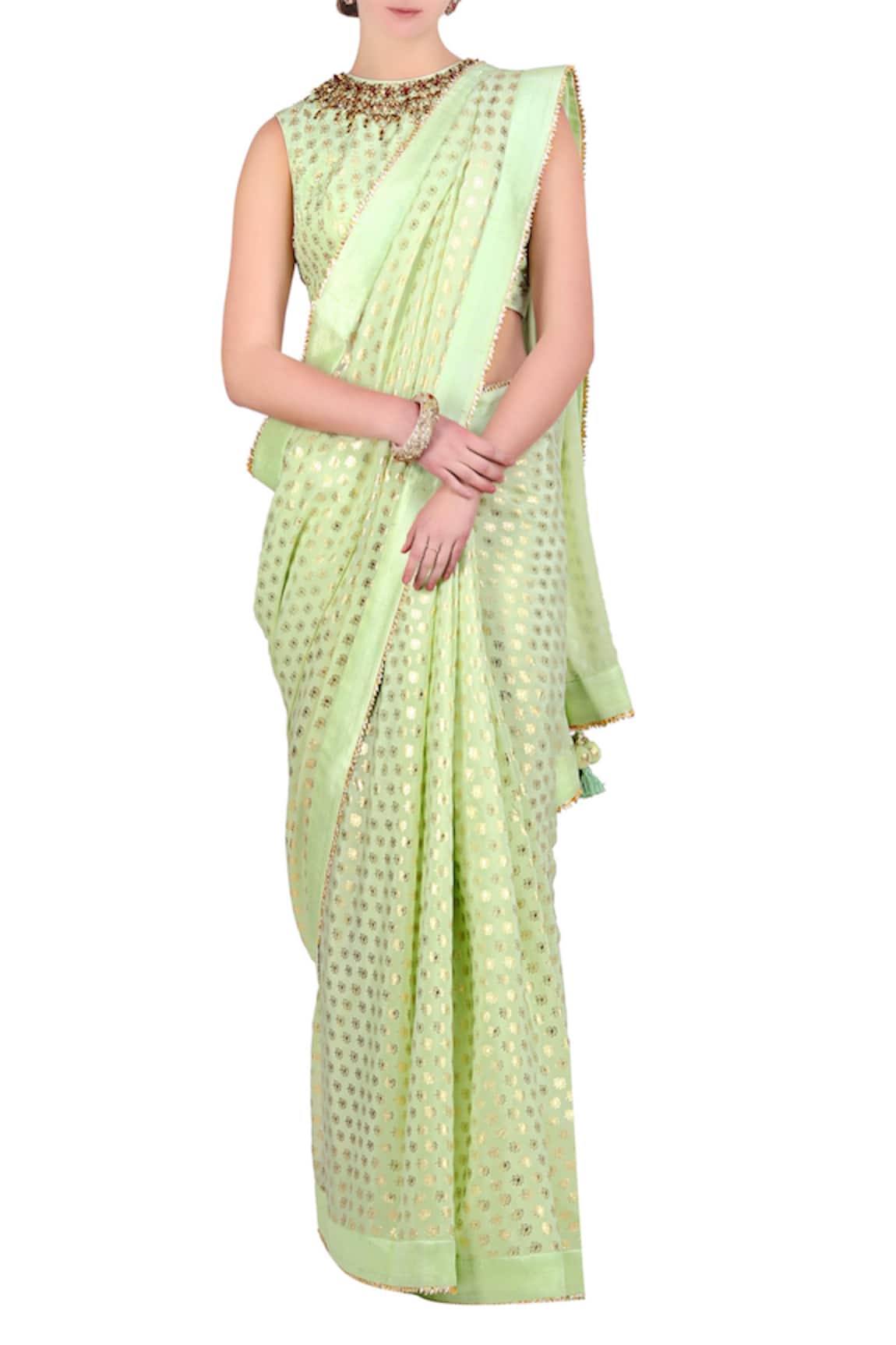 Nikasha Foil Print Saree with Blouse 