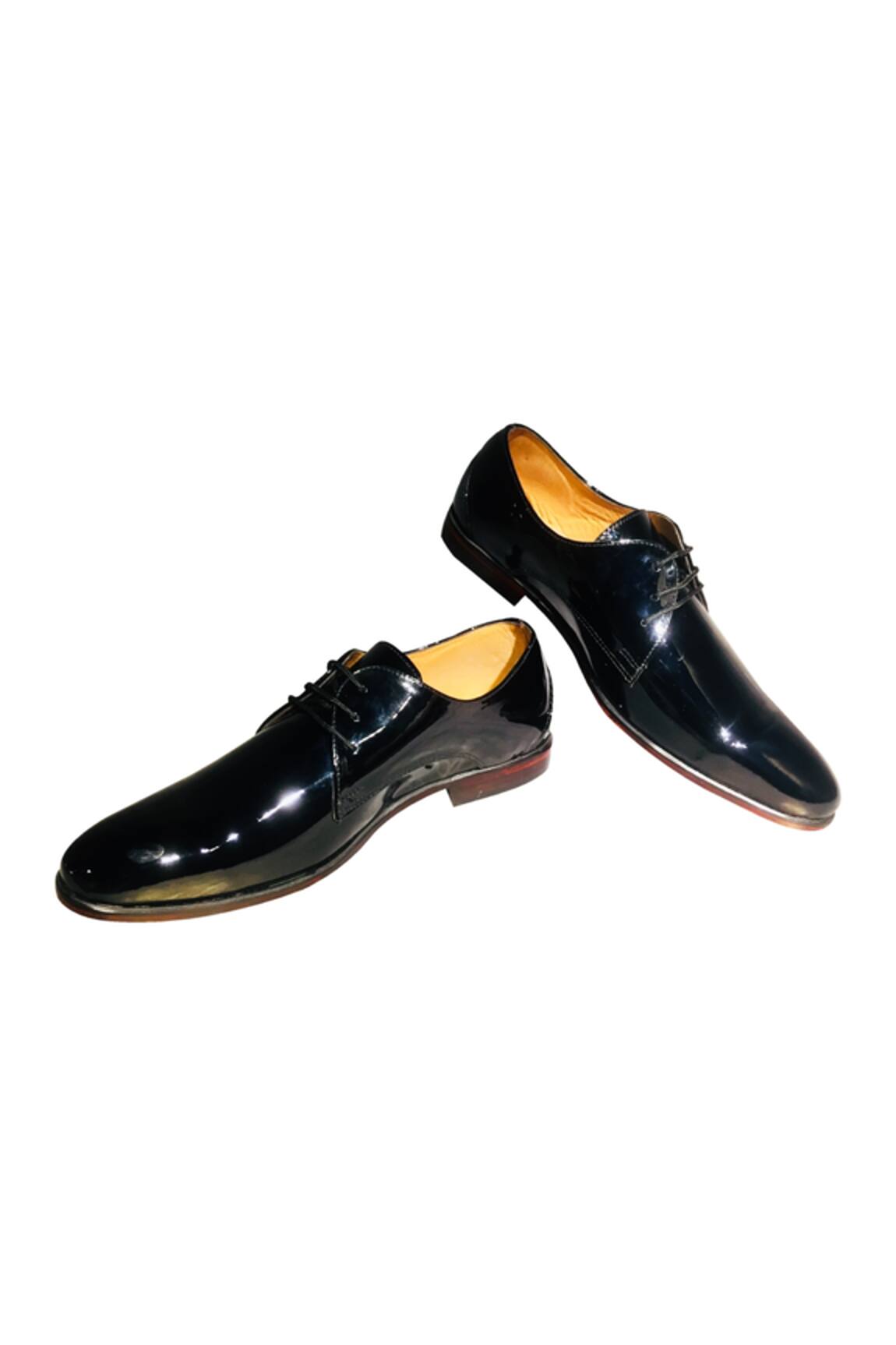 Artimen Black patent leather handcrafted derbs 