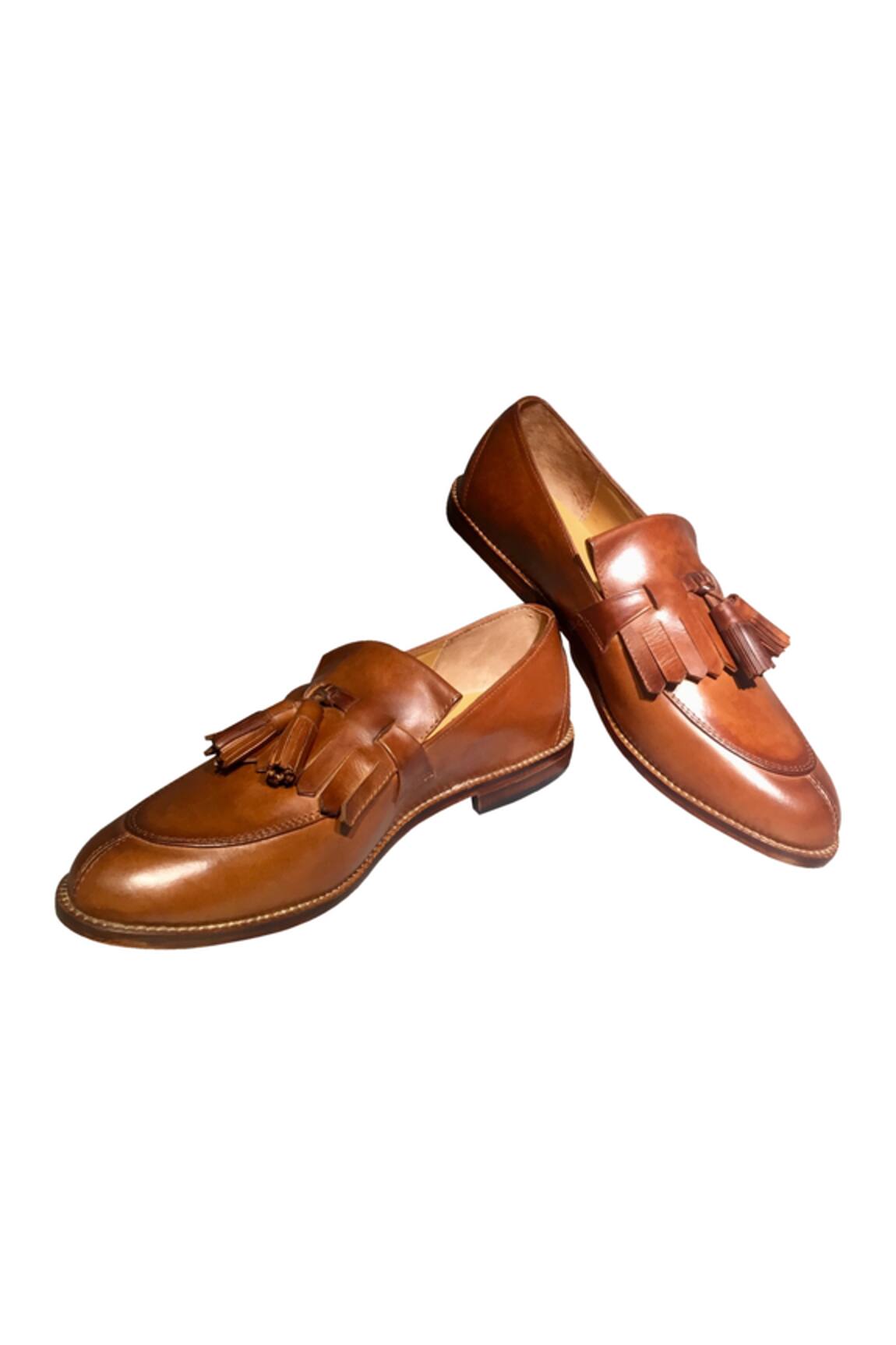 Artimen Tan leather handcrafted flapping shoes 