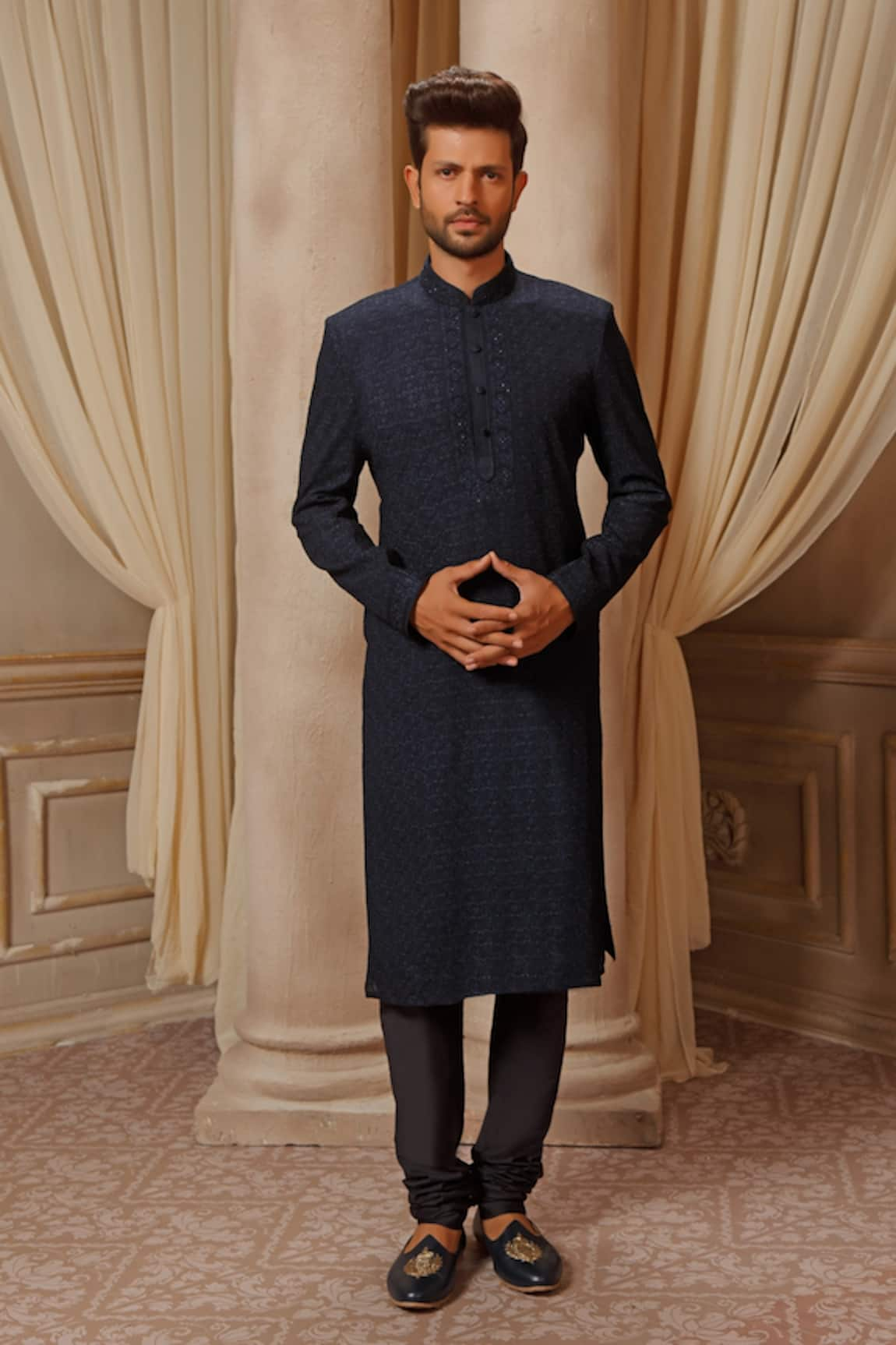 Vanshik Lucknowi Embroidered Kurta Set