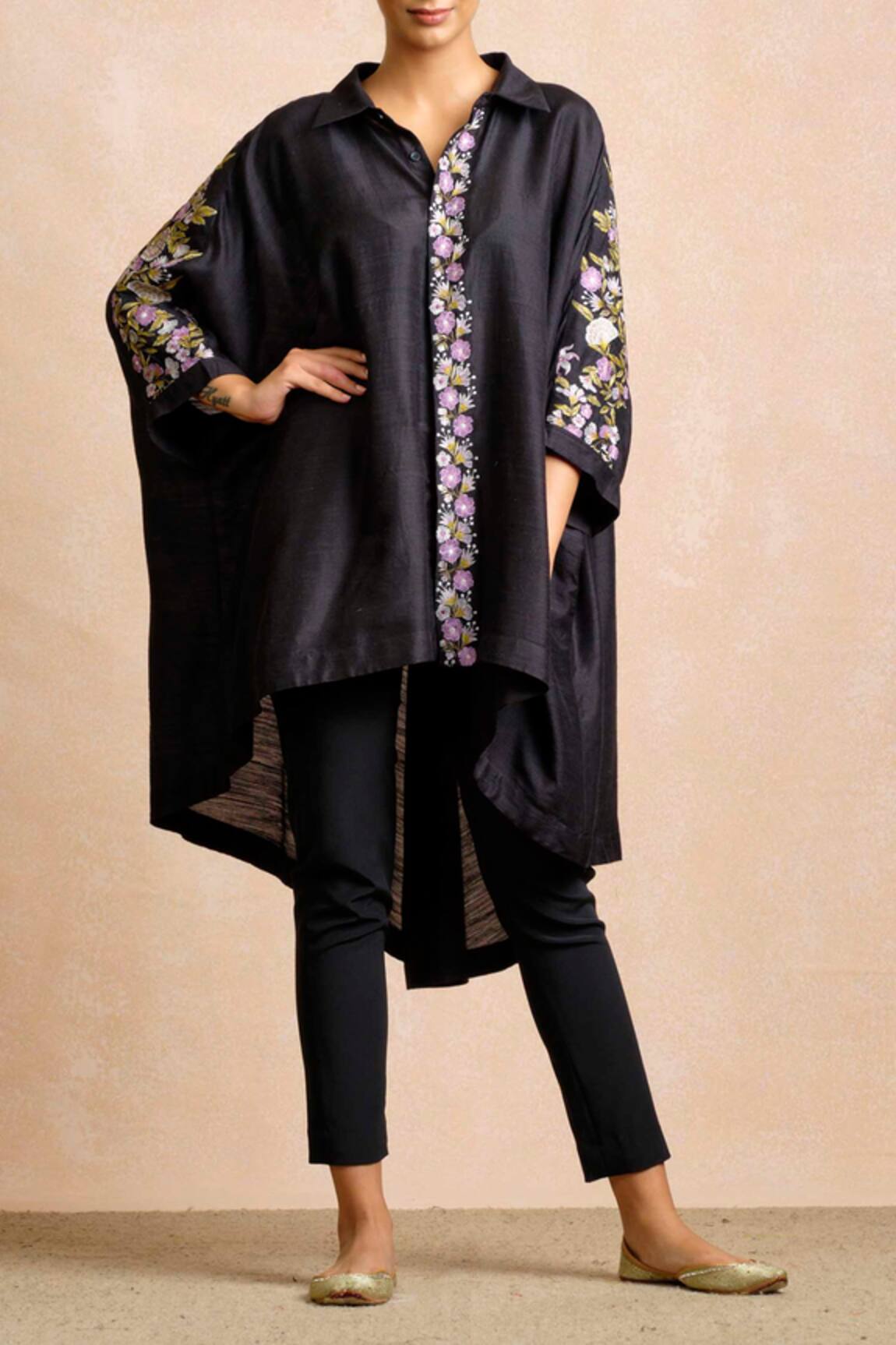 Sue Mue Embroidered Asymmetric Kurta
