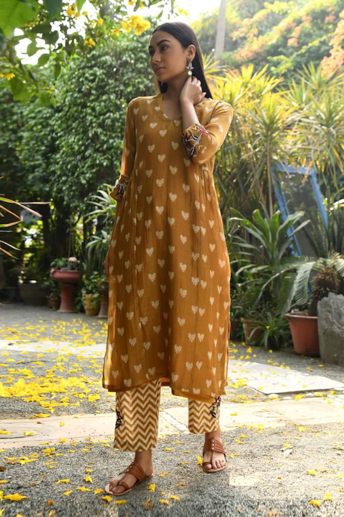 Rekha Agra Handloom Chanderi Kurta & Pant Set