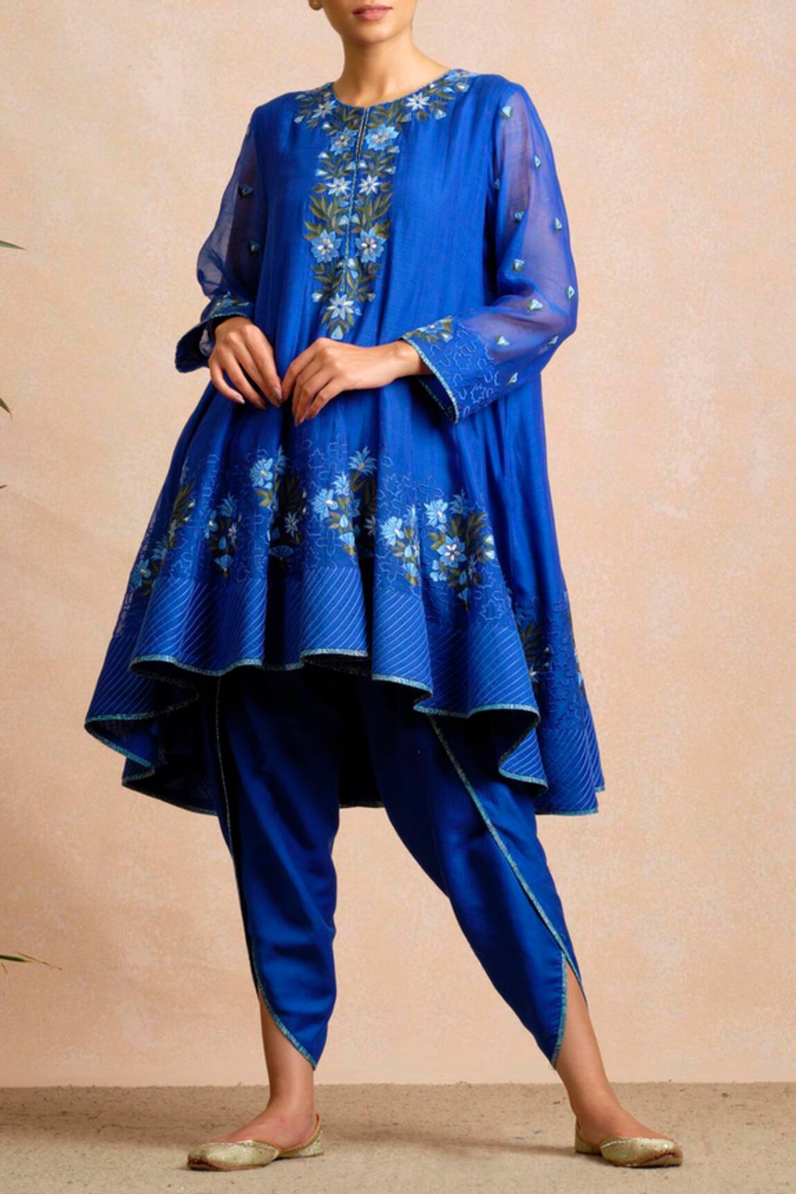 Sue Mue Embroidered Kurta Set
