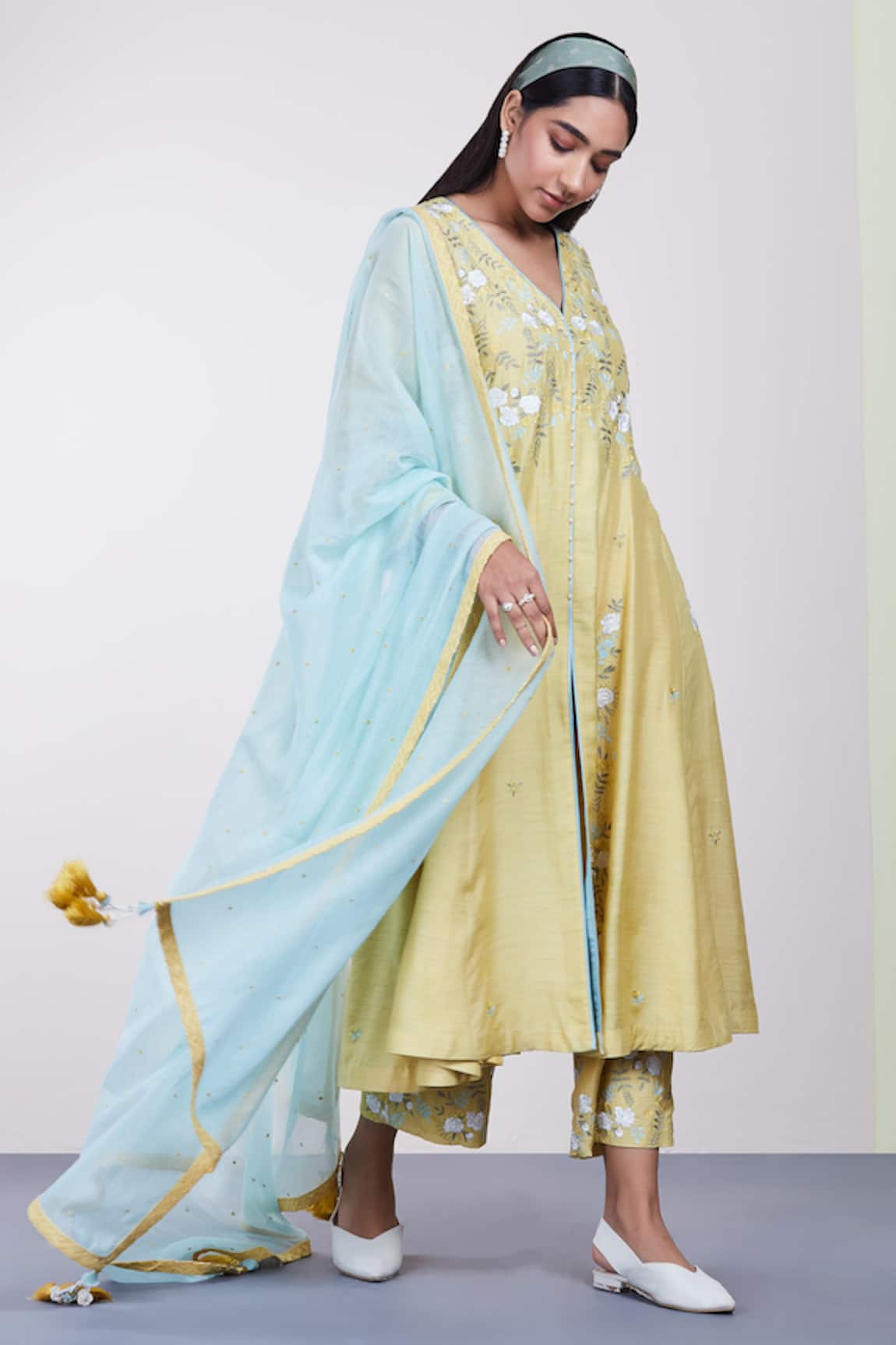 Sue Mue Embroidered Kurta Set