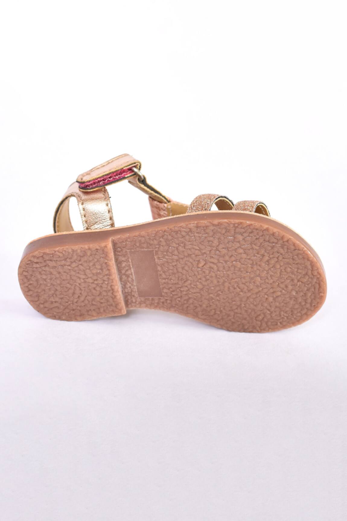 Amazon.com | Steve Madden Girls Shoes Girls Beached Flat Sandal, Rose Gold,  1 Little Kid | Sandals