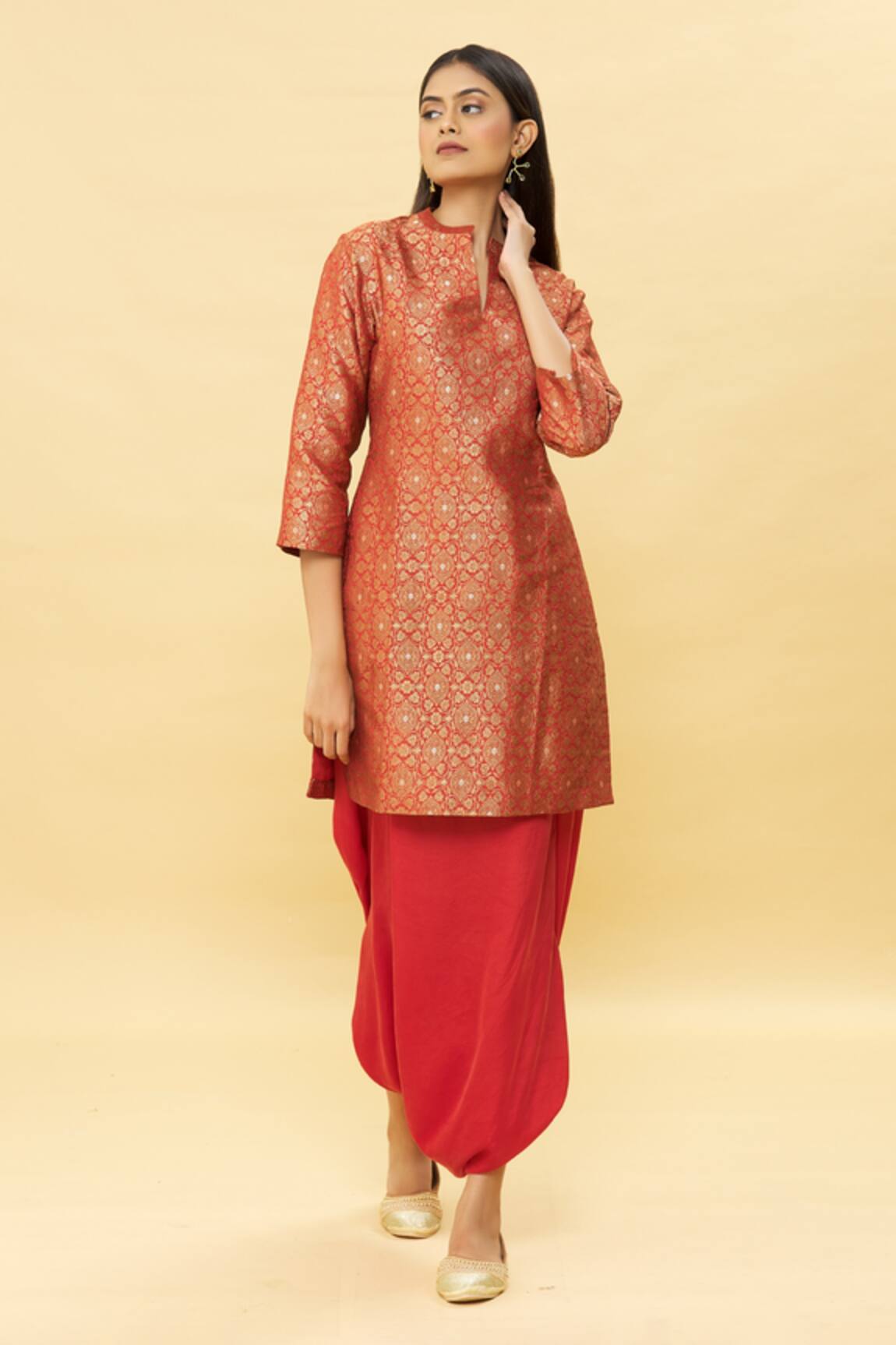 Pinki Sinha Banarasi Floral Handwoven Kurta & Dhoti Pant Set