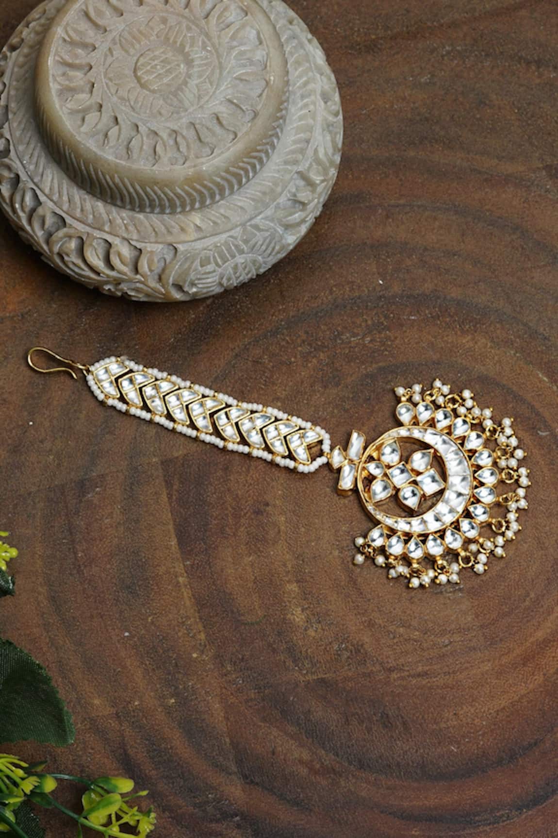 Namasya Floral Motif Maangtikaa