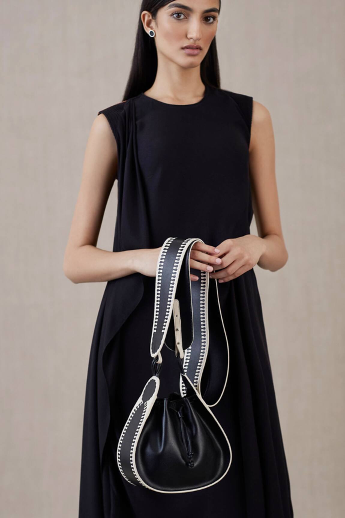 Ampm Nusrat Bucket Bag 