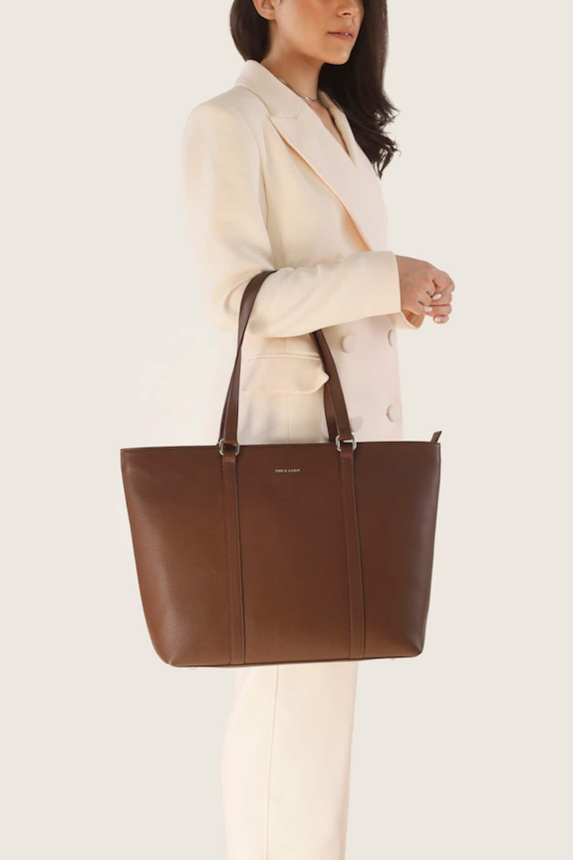 Tan  Cognac Leather tote bag with large outside pocket The COGNACTAN  from the Cap sa Sal collection bag  Vermut Atelier