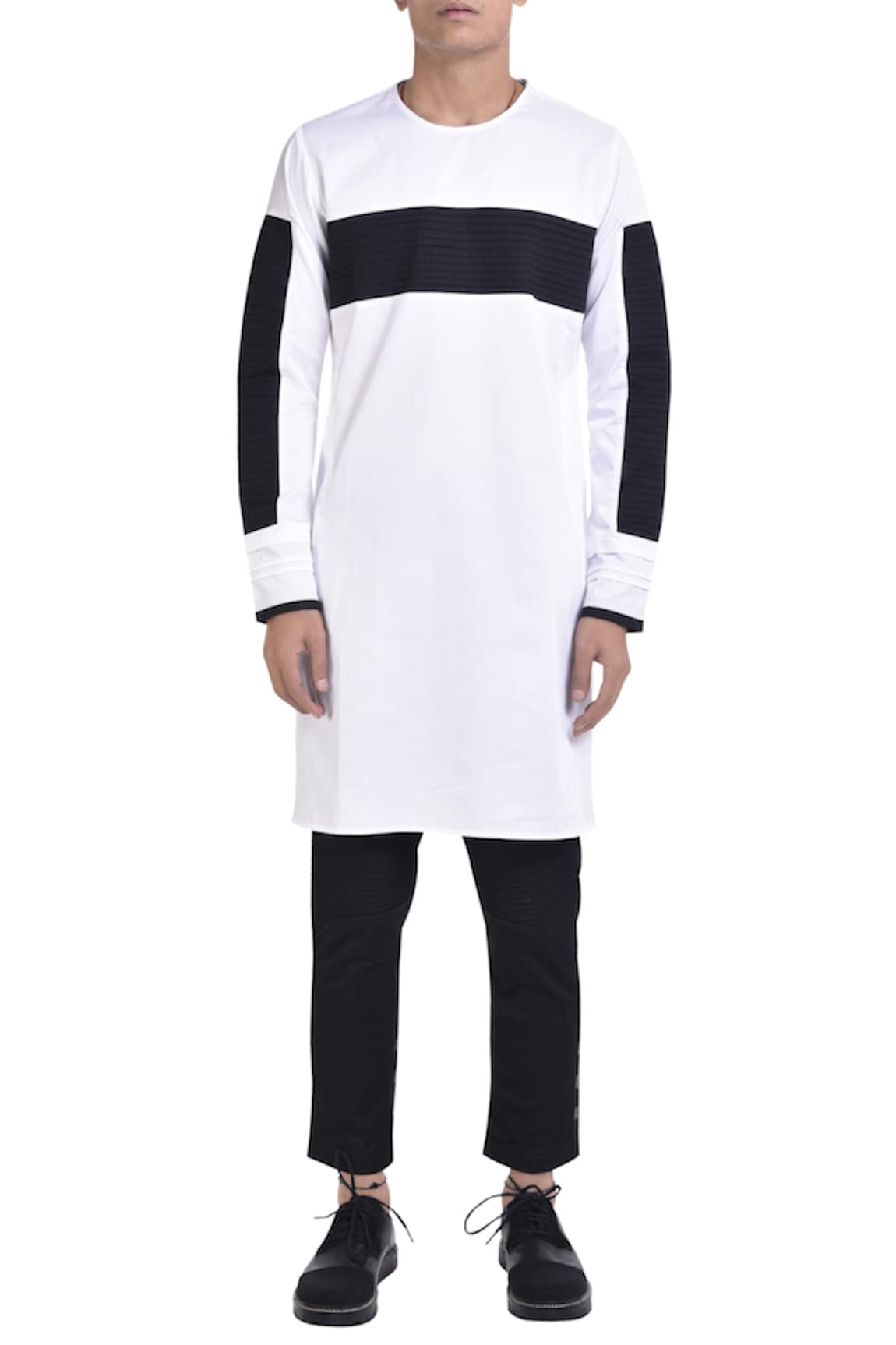 NoughtOne Crew neck kurta with pintuck panels