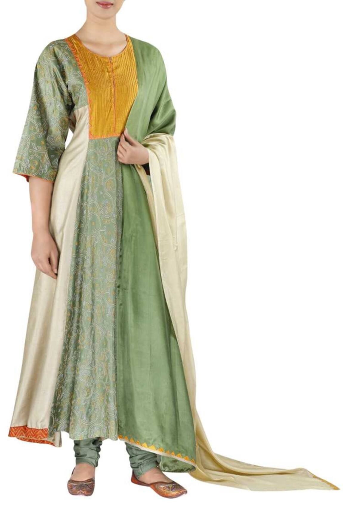 Latha Puttanna Panel Embroidered Kurta Set 
