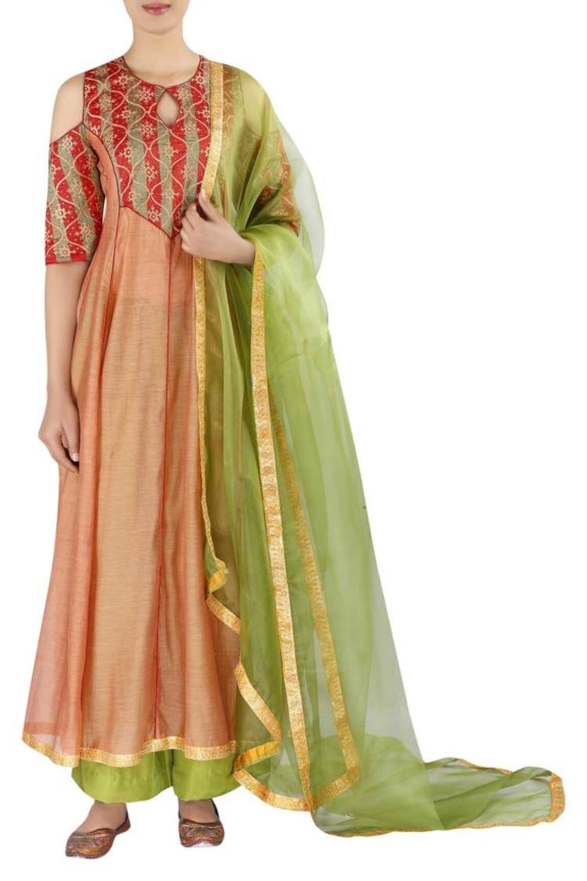 Latha Puttanna Embroidered Kurta Set 