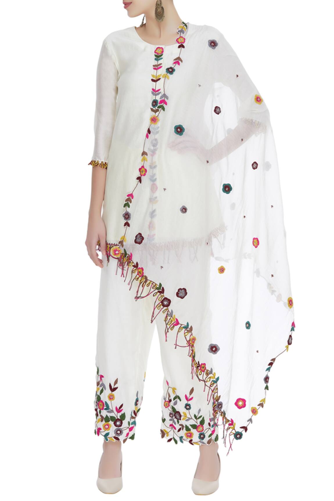 Sonam Luthria Hand embroidered kurta with pants & dupatta 
