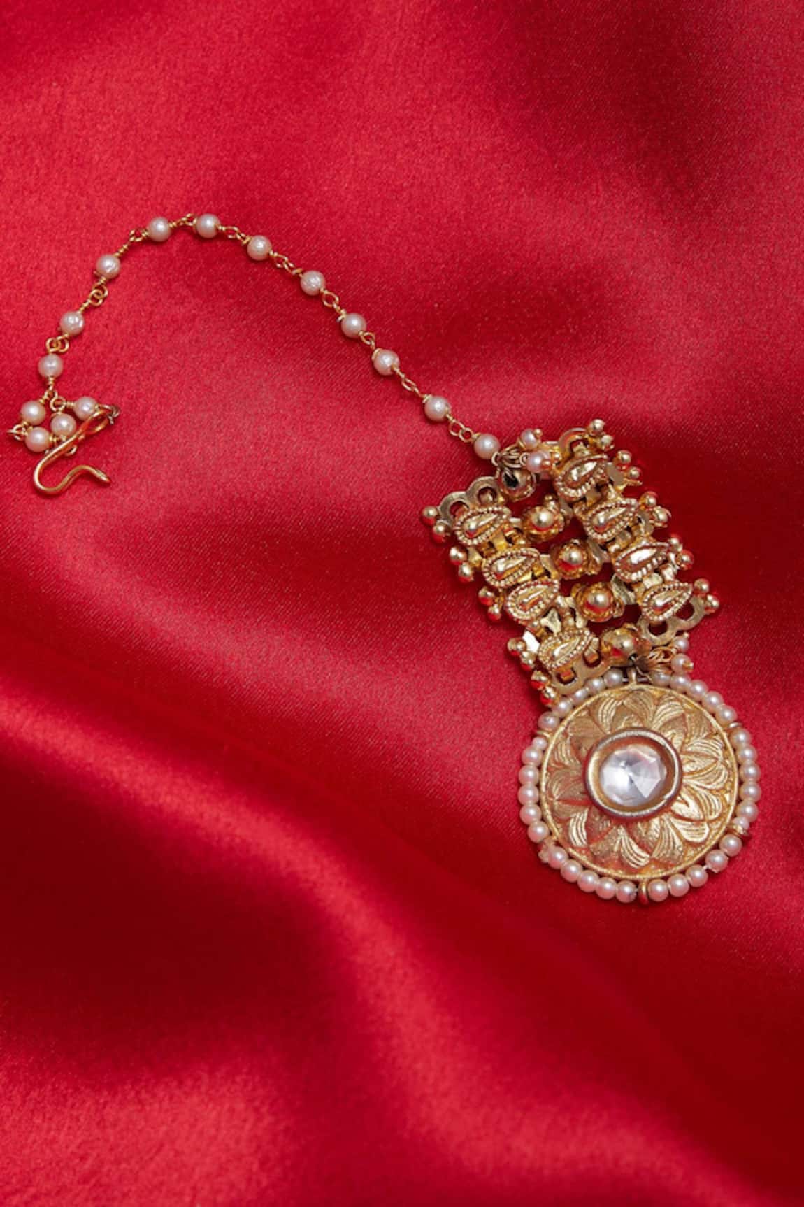 Gewels by Mona Antique gold plated maangtikka with pearls