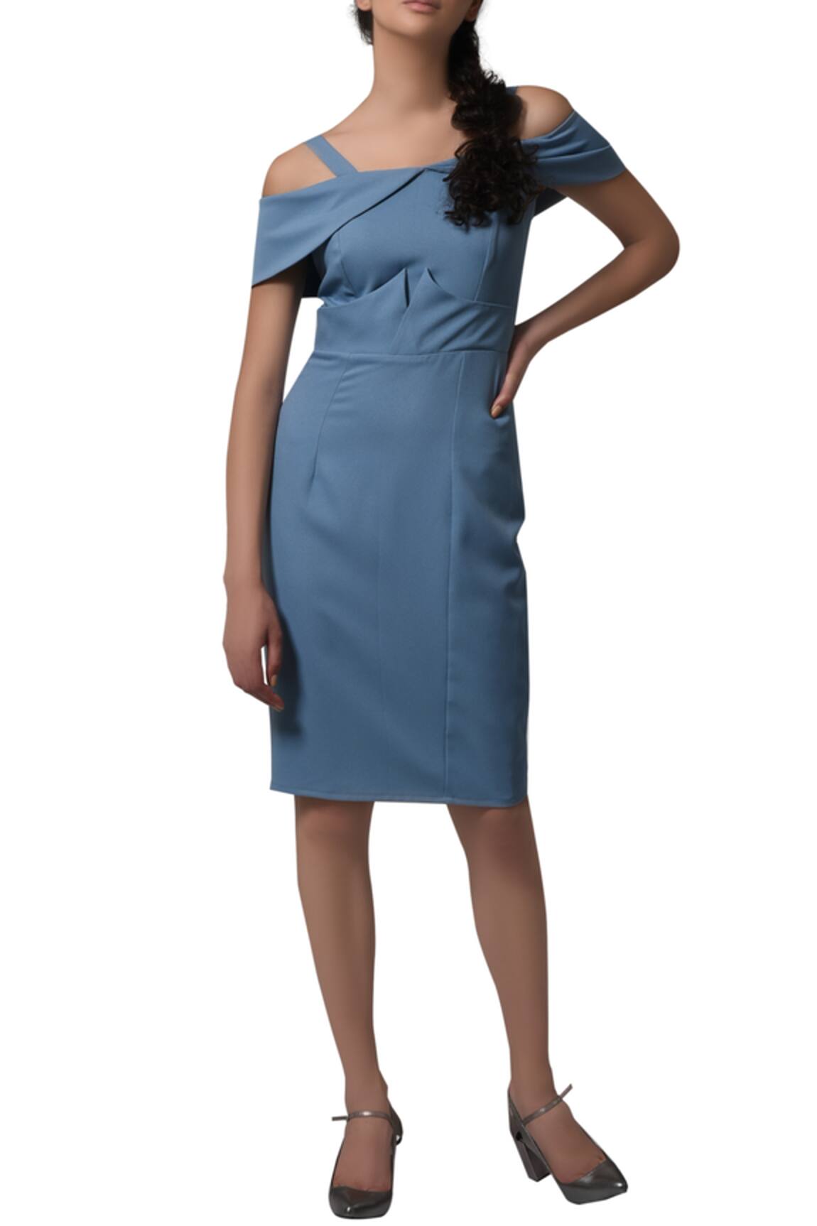 Manika Nanda Cold shoulder fitted dress 