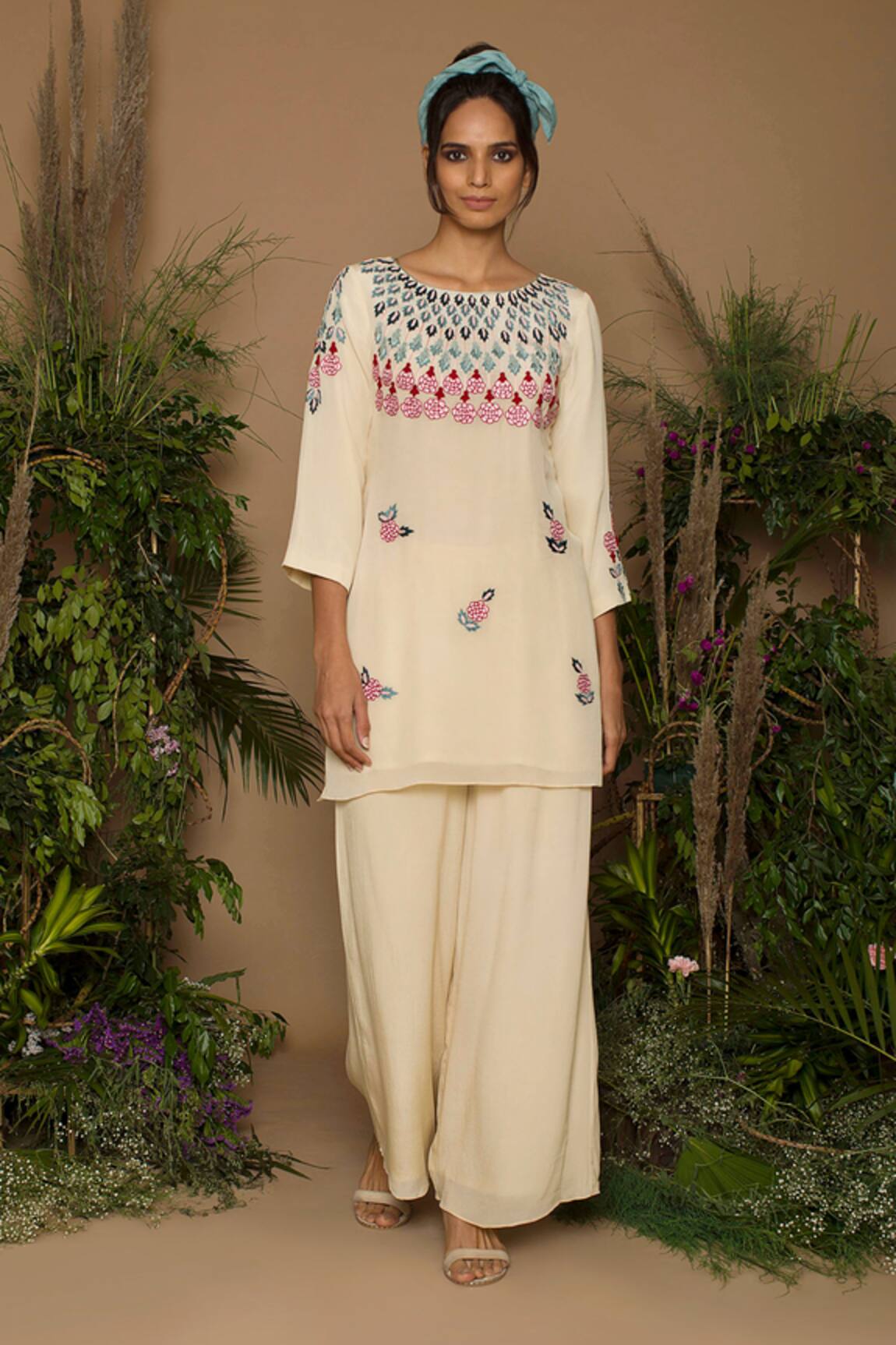 Samatvam By Anjali Bhaskar Hand Embroidered Kurta Pant Set